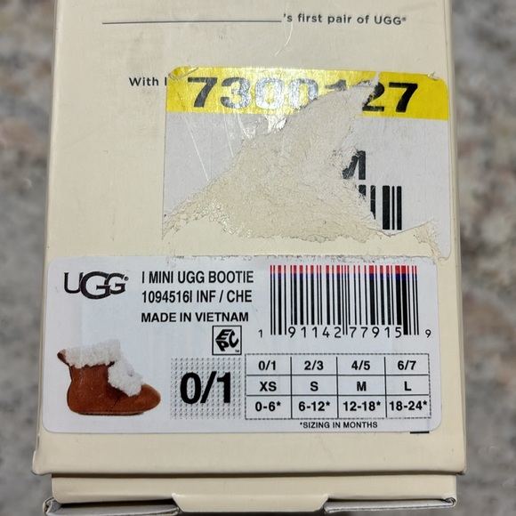 UGG Crib Booties - Picture 4 of 11